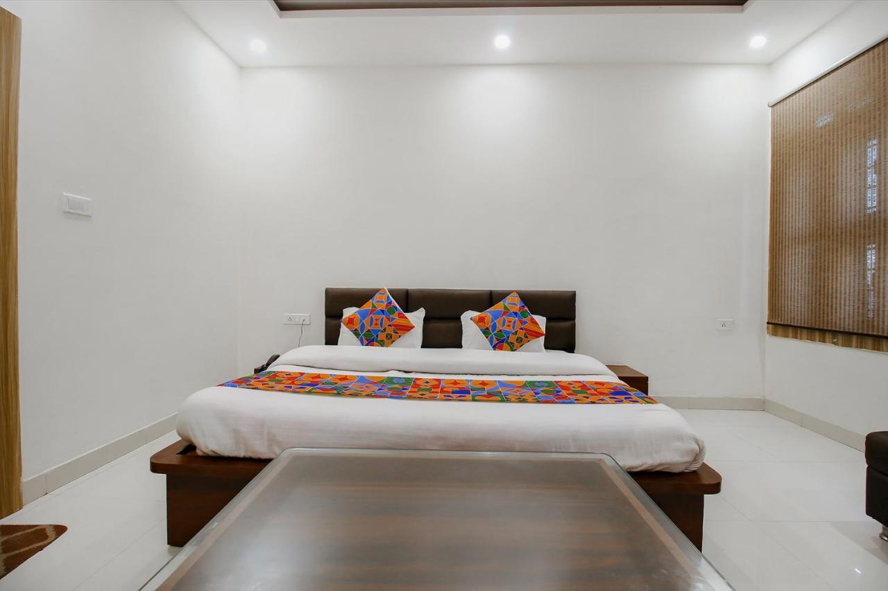 Fabexpress Yuvan Gouharganj Экстерьер фото